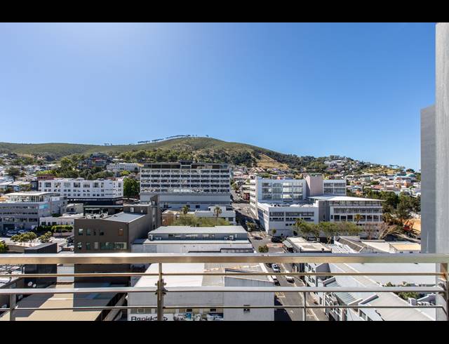 2 BEDROOM APARTMENT RENTED IN CAPE TOWN CITY CENTRE